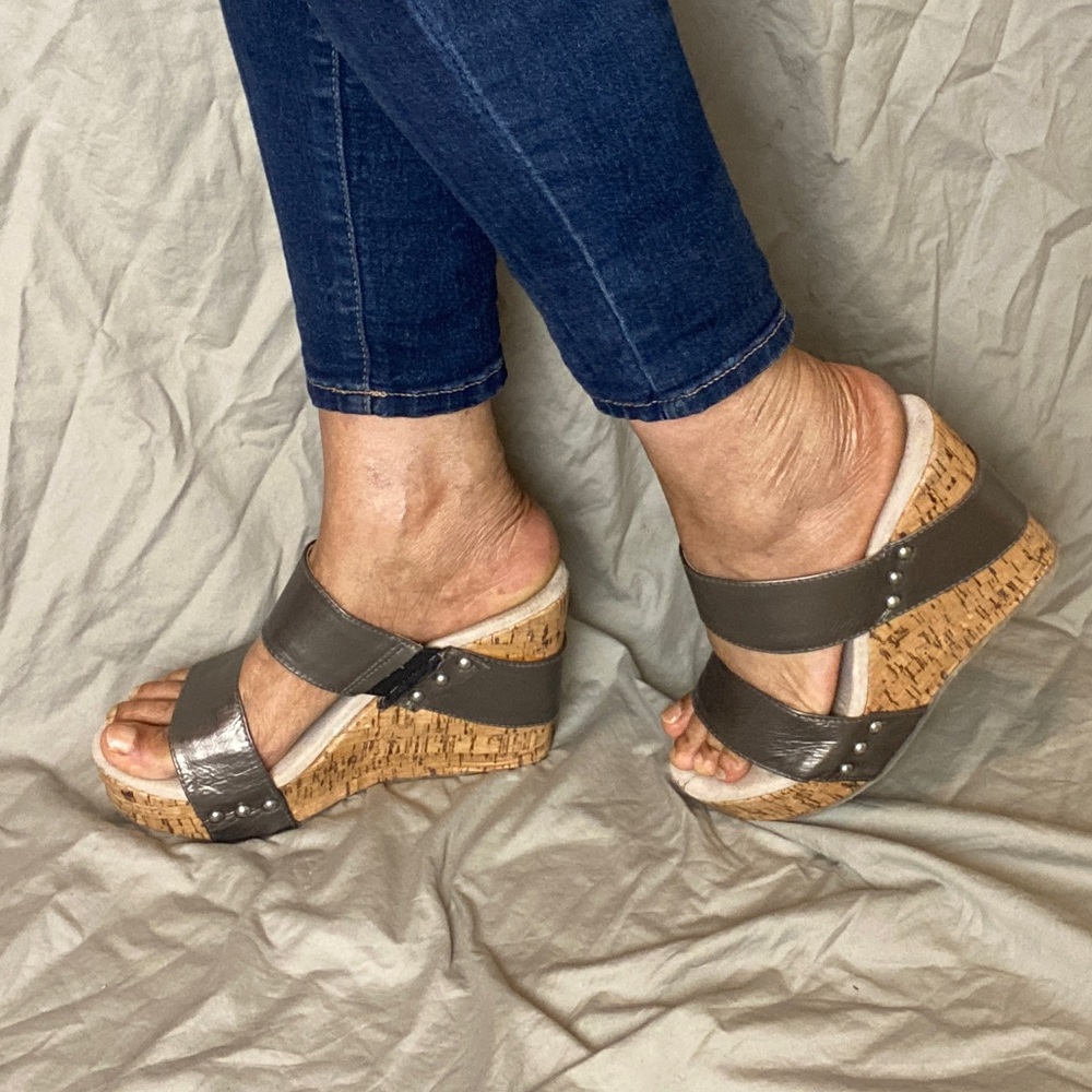 Very Volatile High Wedge Cork Heel Sandals Sz 9